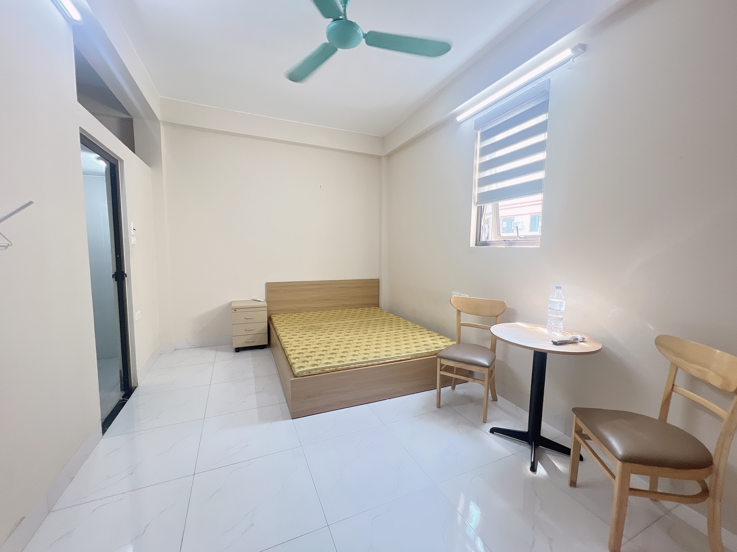 Studio full đồ Trung kính